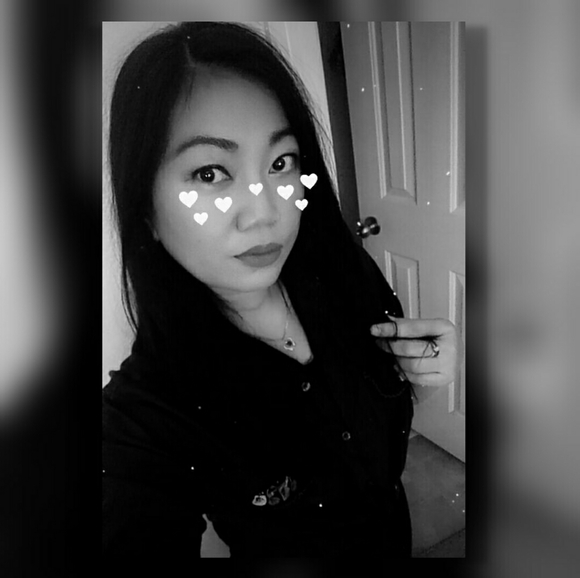 Meet your Posher, Nicky 💎 - Picture 9 of 9